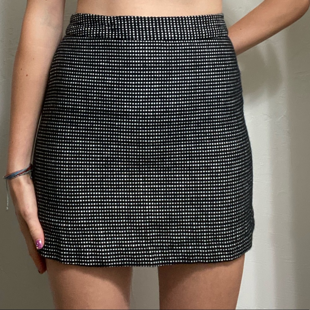 Gap patterned black and white skirt